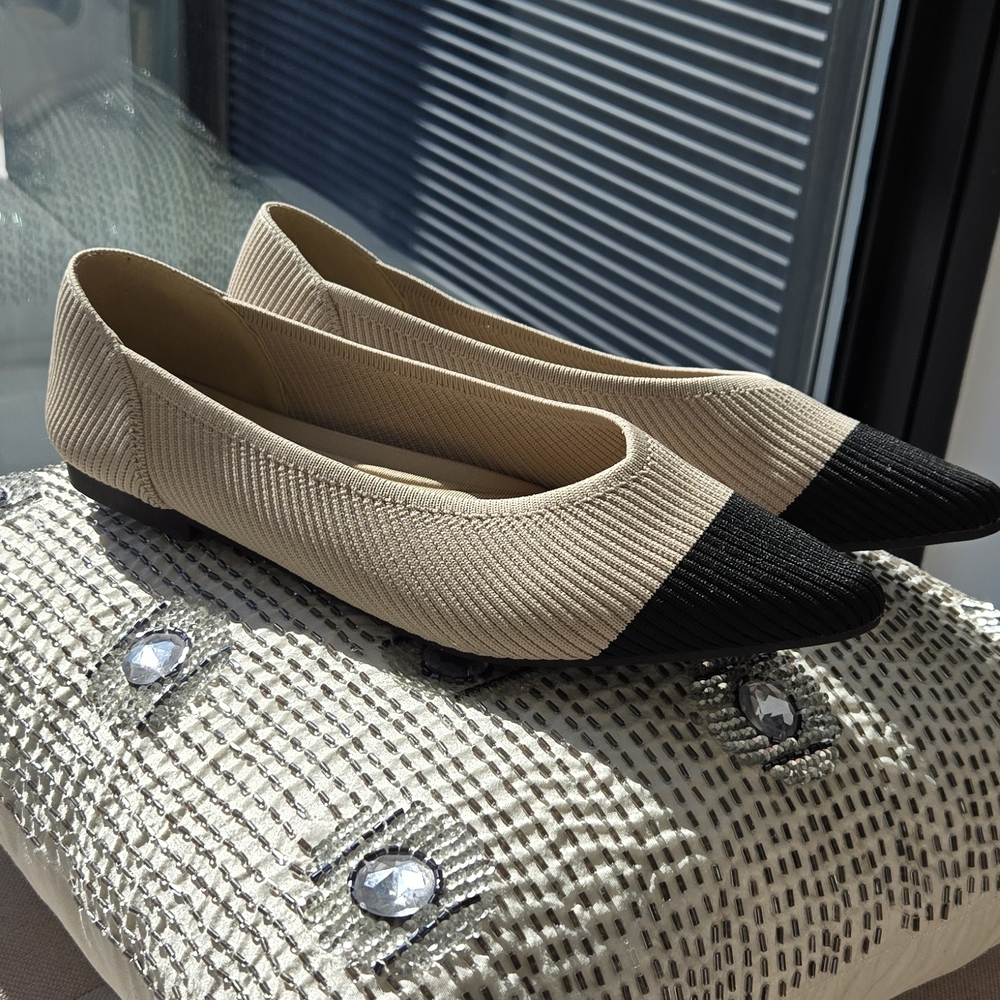 Elegant Beige and Black Women's Flats